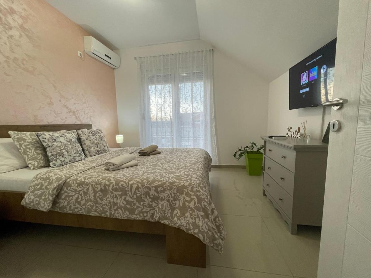 Apartman 1 Sremska Mitrovica Exterior foto