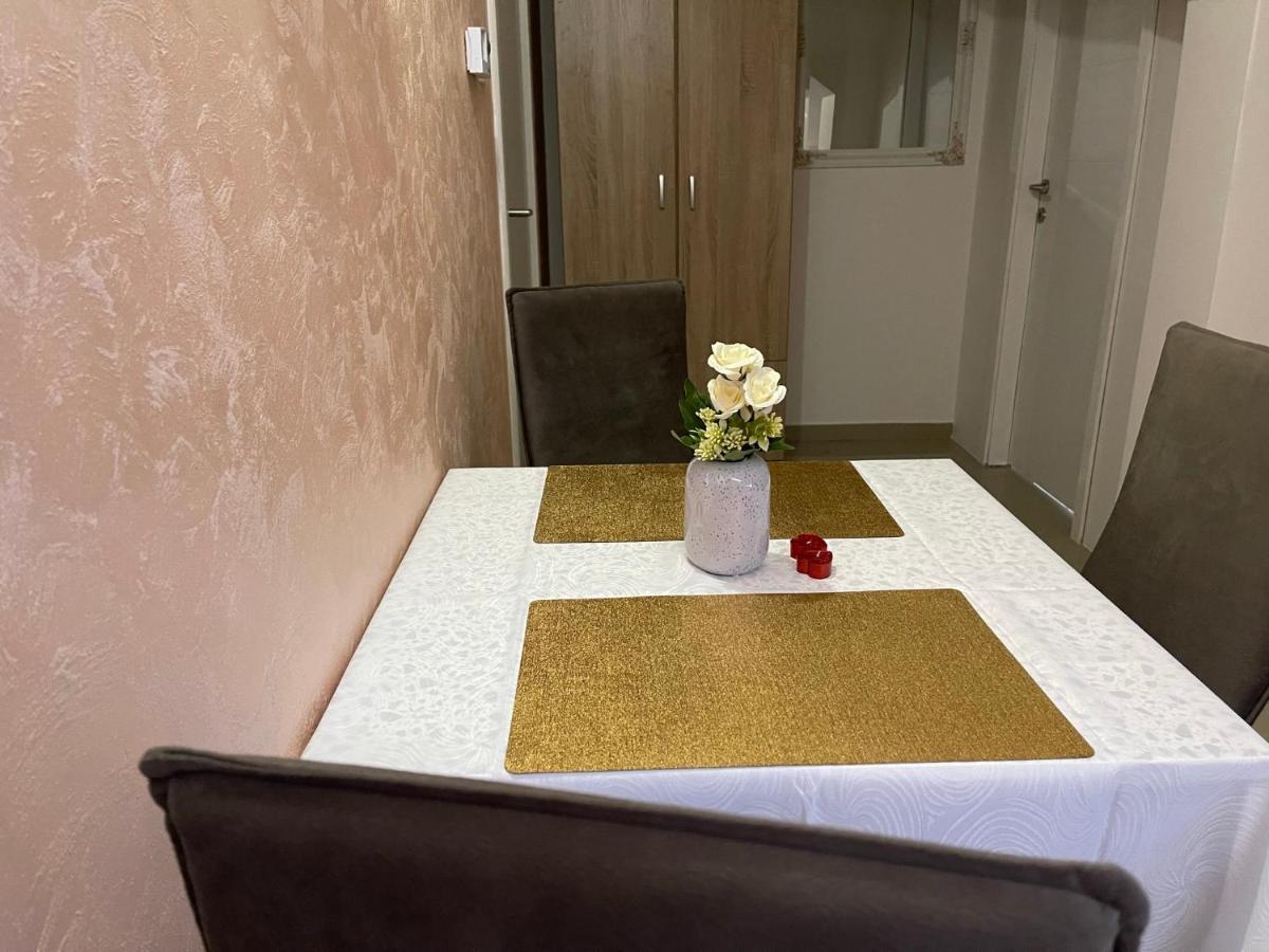 Apartman 1 Sremska Mitrovica Exterior foto
